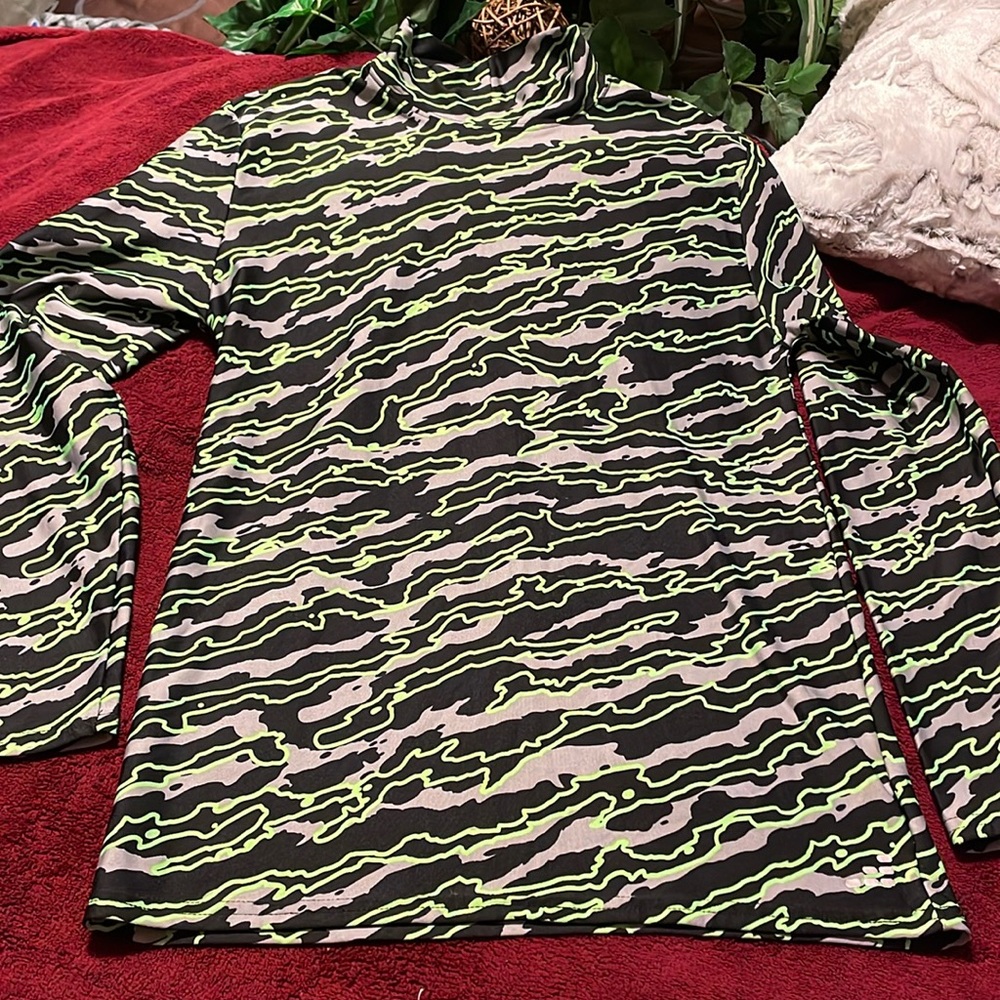 BCG green and black geometric design long sleeve shirt Size:XL (18-20) Like New